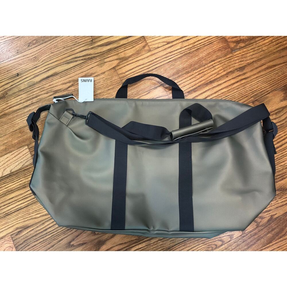 NWT Rains Hilo Weekend Bag Green Overnight Travel Gym Carry Bag
